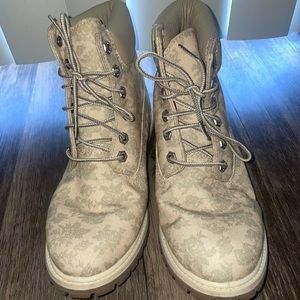 Timberland Limited Edition Floral Boots. Size 7.5